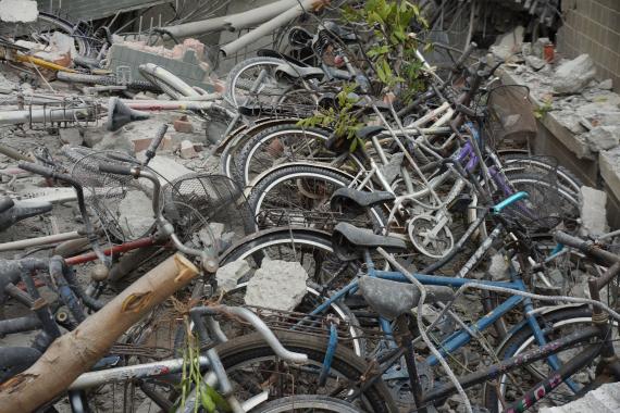 Bicycles amongst rubble in Tainan. Image: 公義使者/PeoPo 